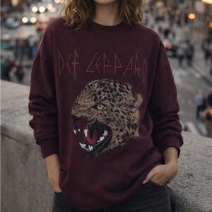 Def Leppard Leopard Graphic Sweatshirt Burgundy Rock Band Crewneck S NWT